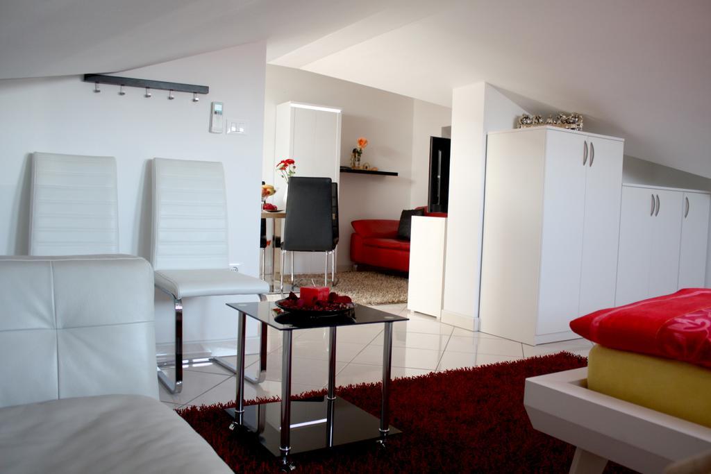 Apartments Villa Lili Umag Ruang foto