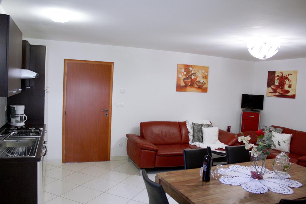 Apartments Villa Lili Umag Ruang foto