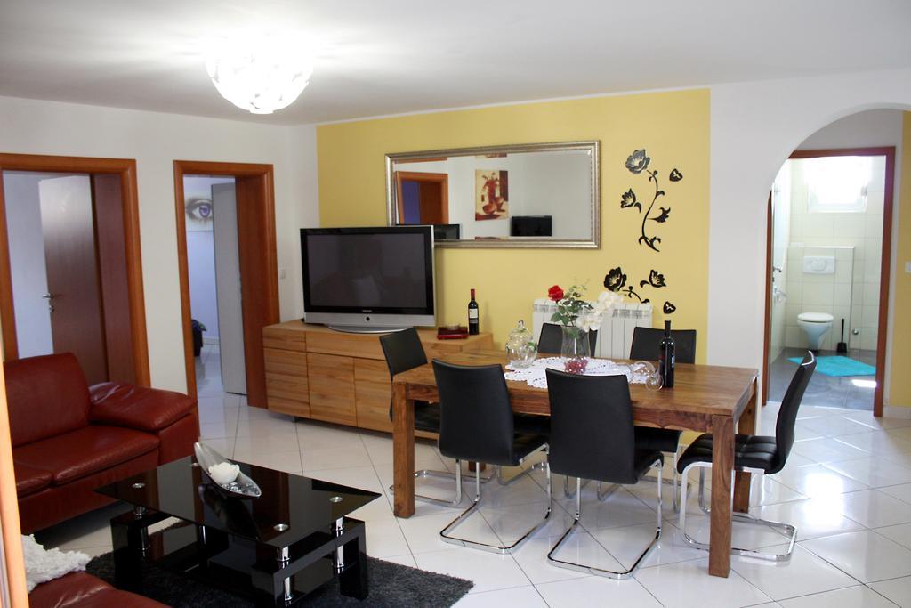 Apartments Villa Lili Umag Ruang foto