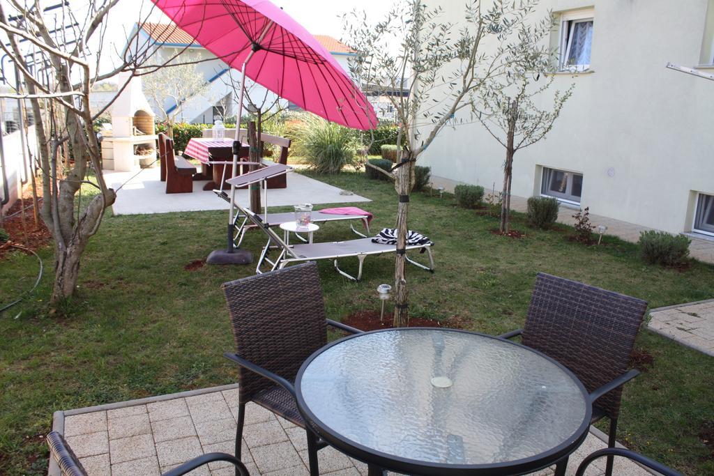 Apartments Villa Lili Umag Bagian luar foto