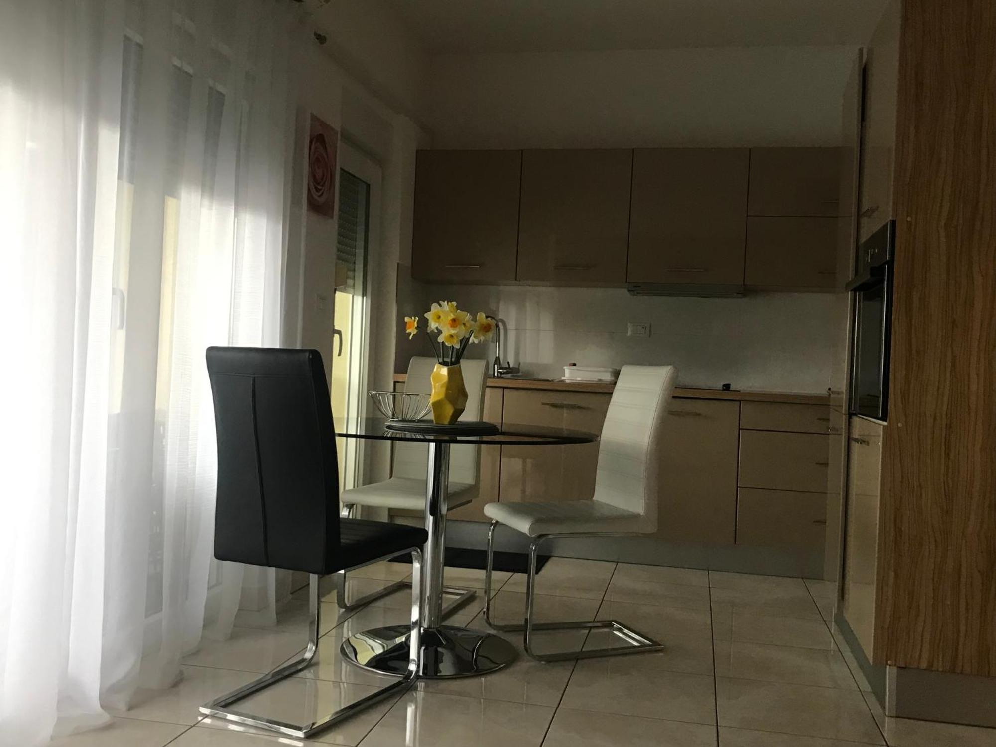 Apartments Villa Lili Umag Bagian luar foto