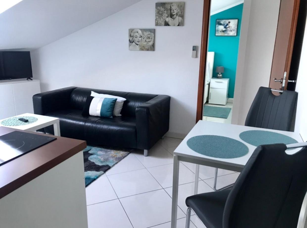 Apartments Villa Lili Umag Bagian luar foto