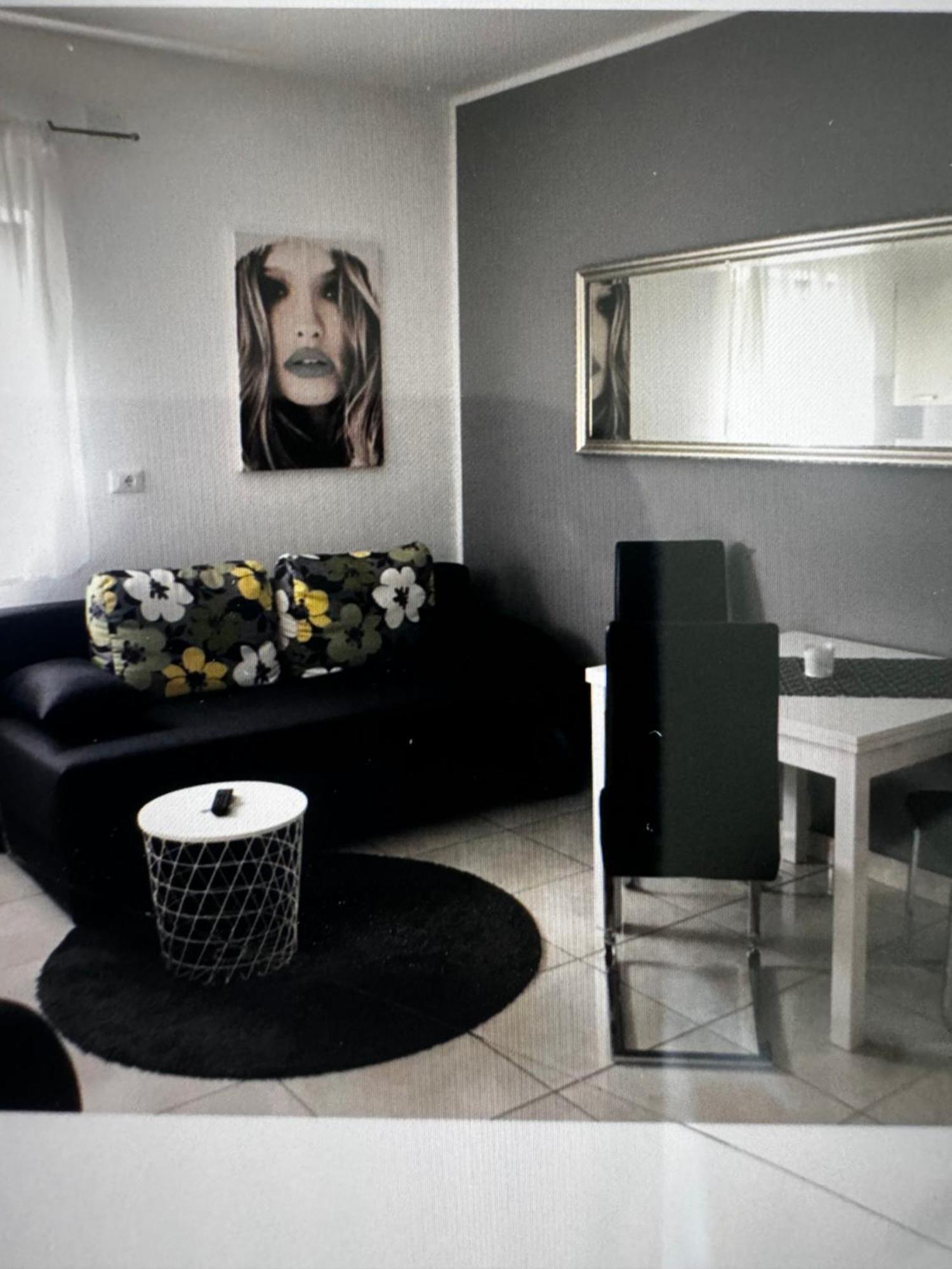 Apartments Villa Lili Umag Bagian luar foto