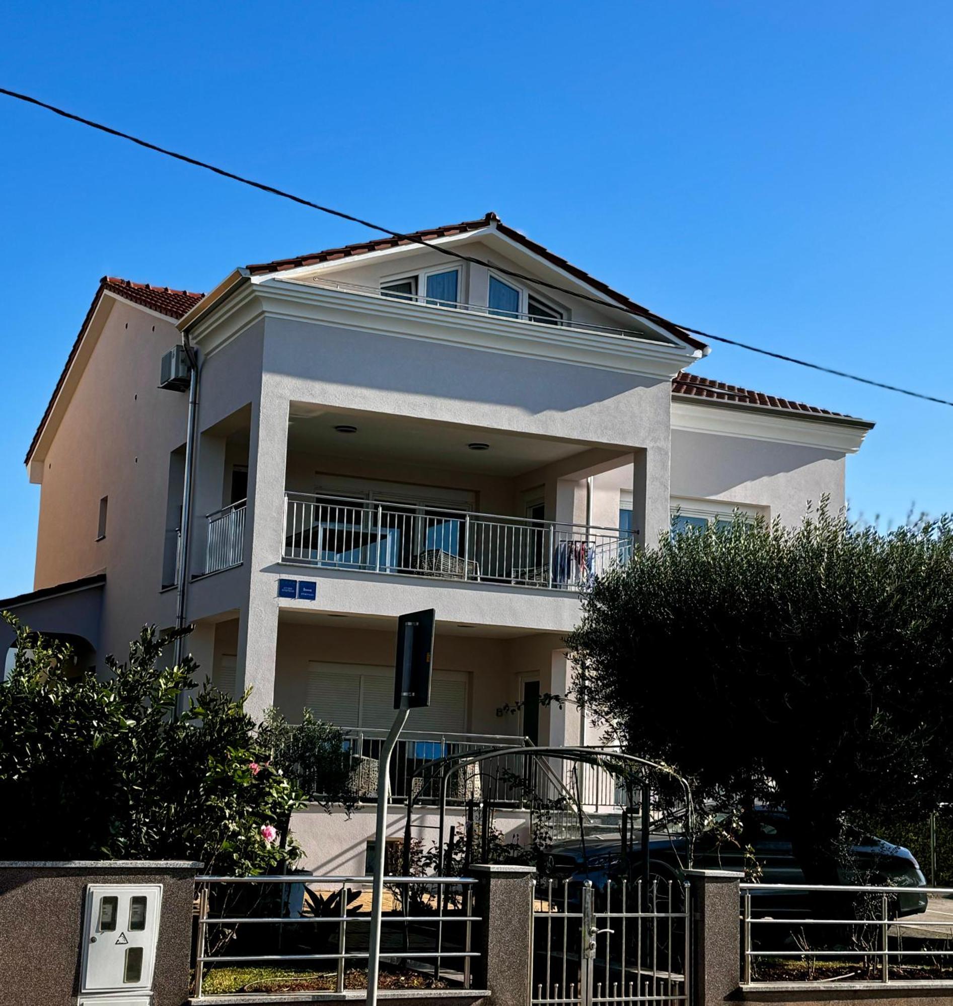 Apartments Villa Lili Umag Bagian luar foto