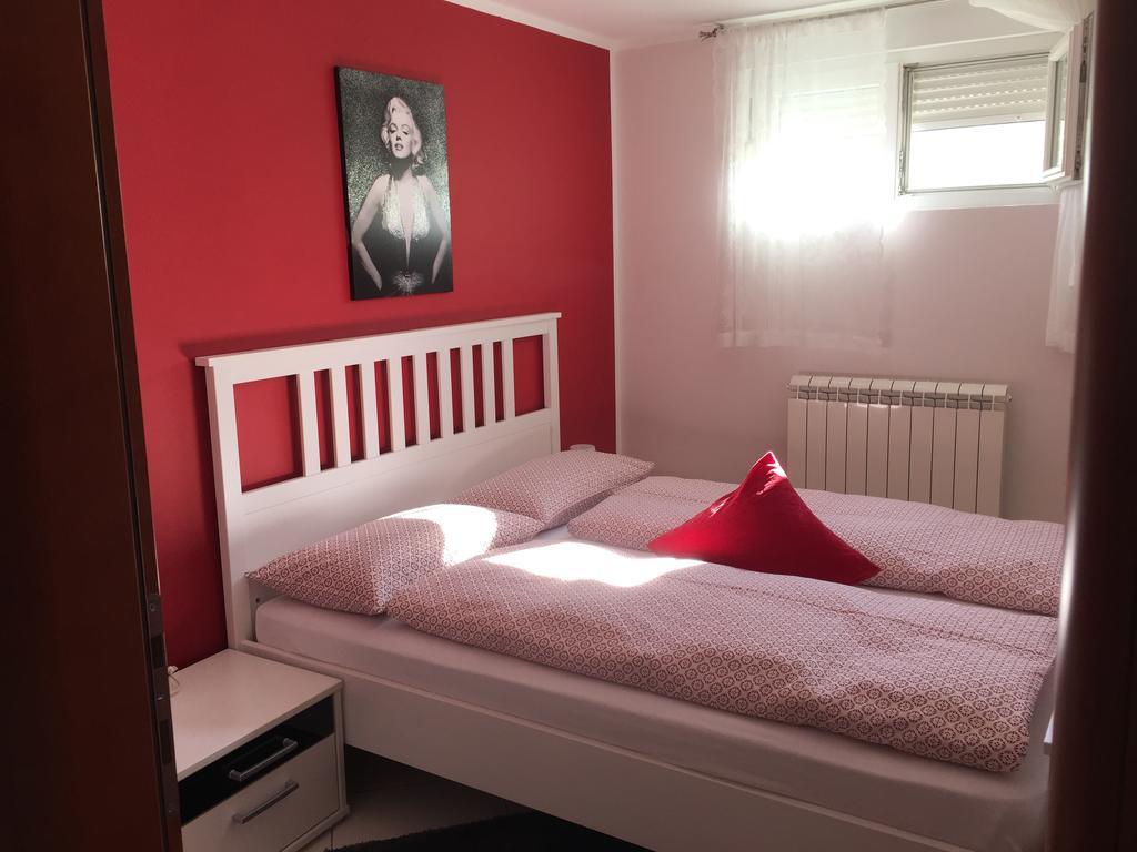 Apartments Villa Lili Umag Bagian luar foto