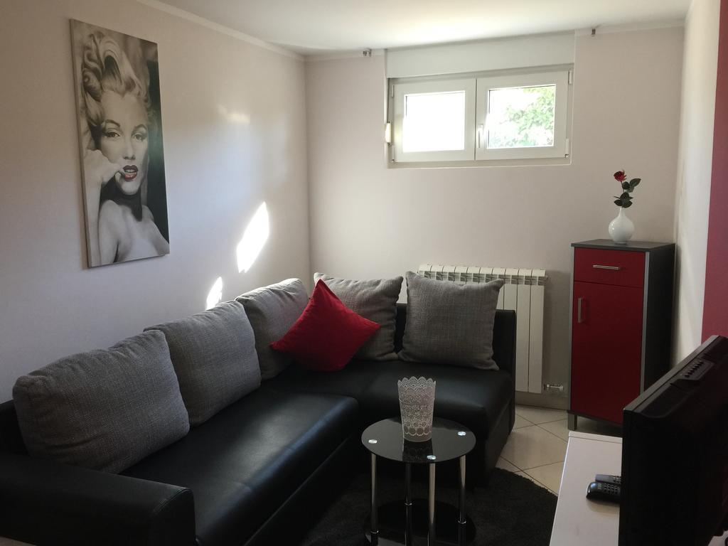 Apartments Villa Lili Umag Bagian luar foto